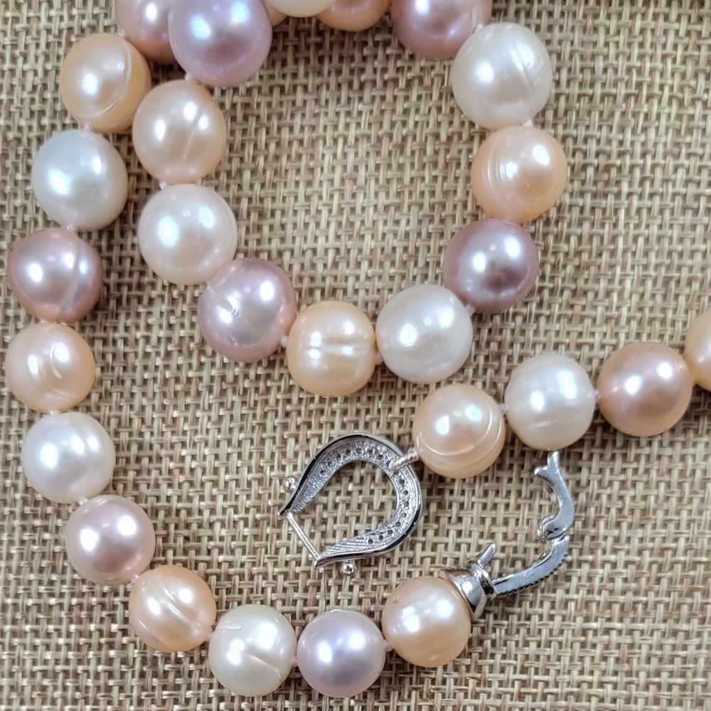 REAL 17" Multi Pearl Necklace - Picture 3 of 8